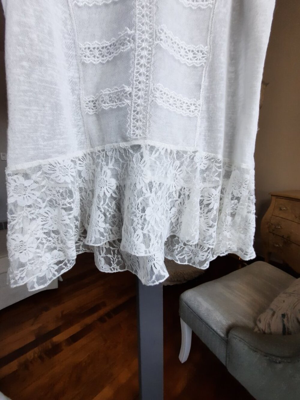 White Lace Trim Peplum Camisole – Soft & Feminine - Picture 4 of 7